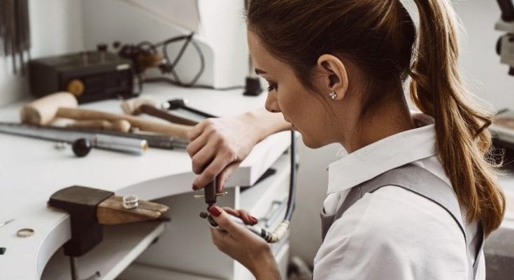 Important Tips: A Guide for Starting a Jewelry Business
