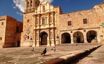 what is the difference between catholic and christian