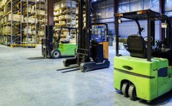 Advantages of Forklifts in Warehouse Production