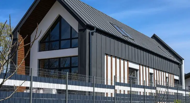 The Benefits of Using a Metal Building on a Venue Property