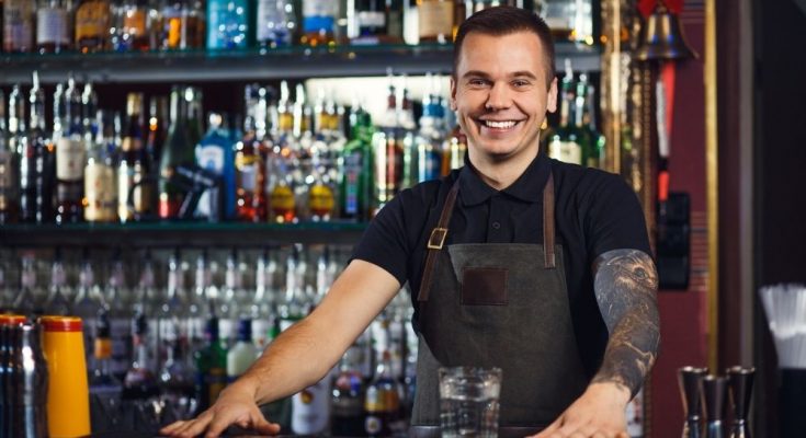 4 Tips for Becoming a Successful Bartender