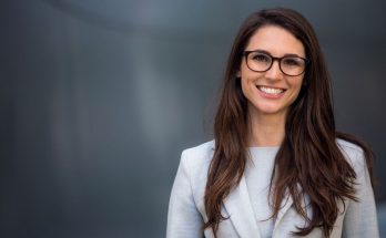 Tips for Snapping Great Real Estate Agent Headshots