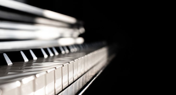 The Difference Between a Digital and Acoustic Piano