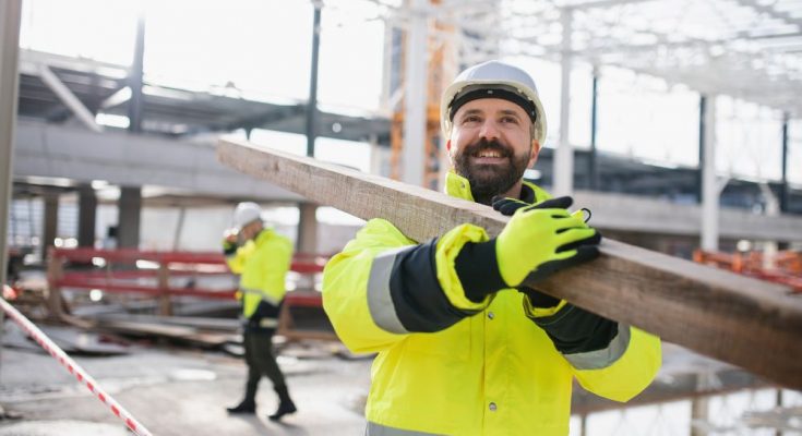 5 Important Safety Tips for Outdoor Workers