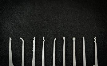3 Tips for Traveling With a Lockpick Set