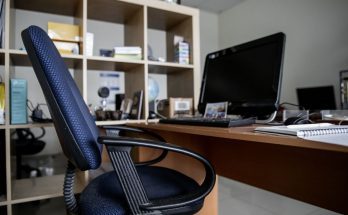 3 Office Decluttering Ideas To Try in the Workplace