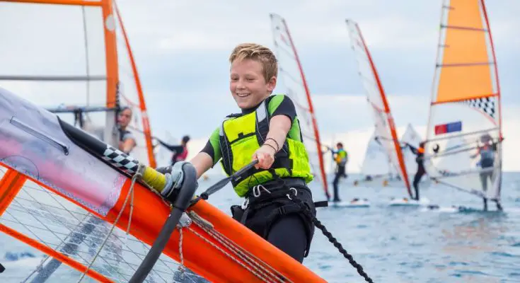 3 Best Water Sports To Learn With the Family