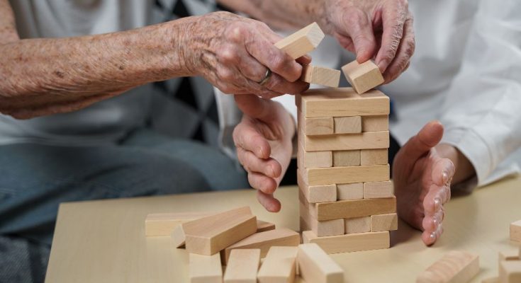 Activities To Do With a Family Member That Has Dementia