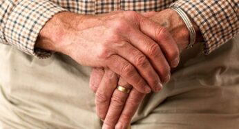 <strong>9 Things That Make You Age Faster</strong>