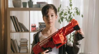 How to ensure safety of your child when you buy shooting toys for him?