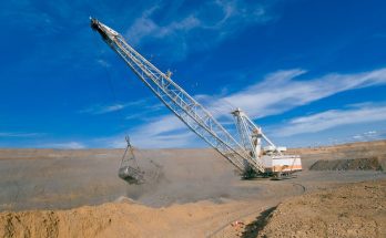 What Are the Differences Between Shovel and Dragline?