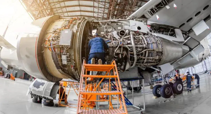 What Are the Different Types of Aircraft Mechanics?