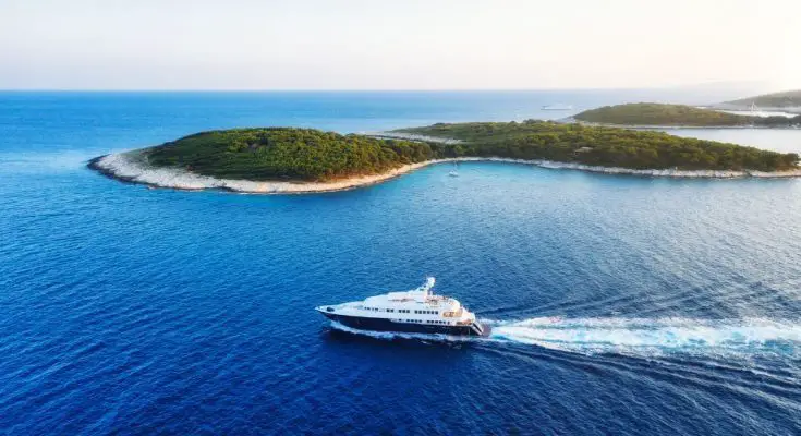 Which Countries Have the Highest Number of Islands?