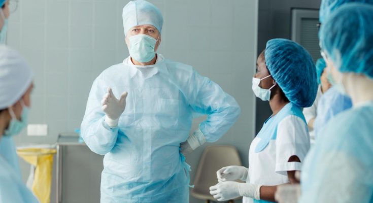 Right Isolation Gowns for Your Hospital