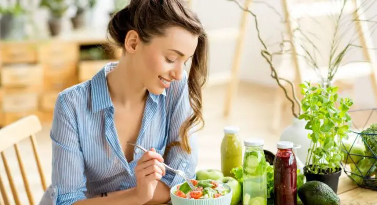 5 Natural Remedies To Relieve Food Poisoning