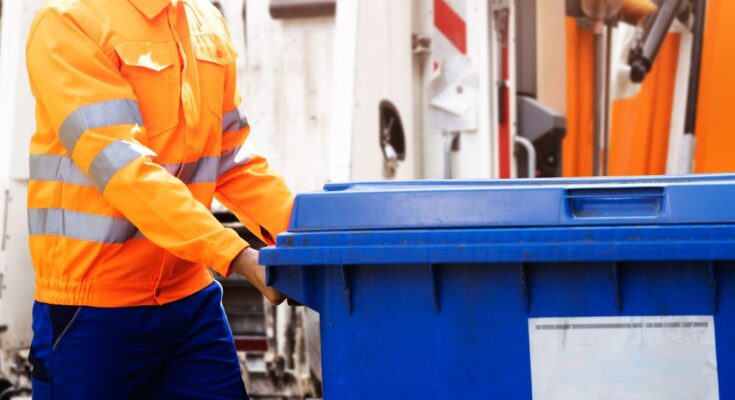 4 High-Visibility Clothing Options for Waste Management