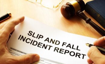 When to Hire a NYC Slip and Fall Lawyer