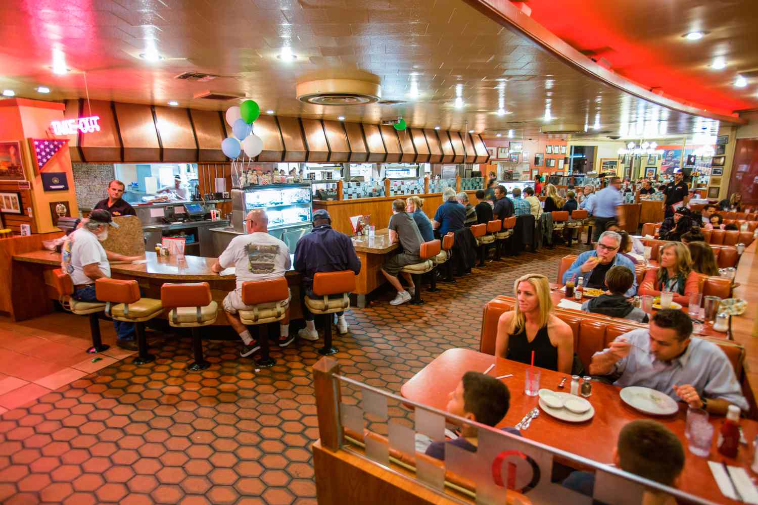 MAGNETIC PULL FOR DINERS