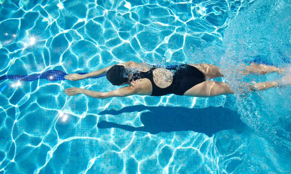 4 Ways a Swim Cap Will Improve Your Performance