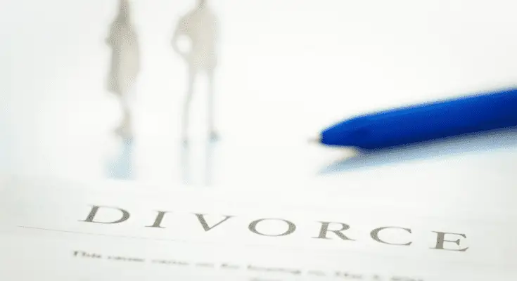 The Role of a Tulsa Men's Divorce Lawyer