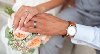 7 Quirky Wedding Gifts For a Couple