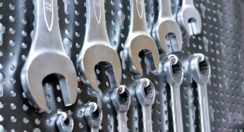 The Differences Between Electrical and Hand Wrenches