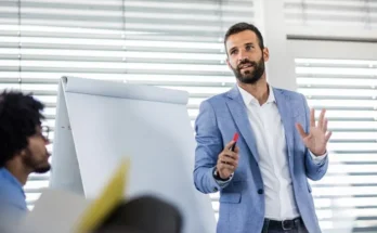 How To Choose The Perfect Motivational Speaker For Your Event